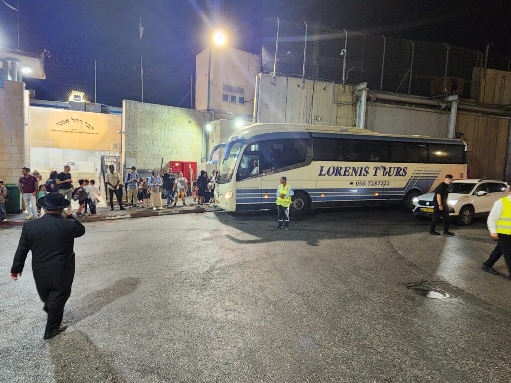 הסעות לציבור הדתי ולקברי צדיקים